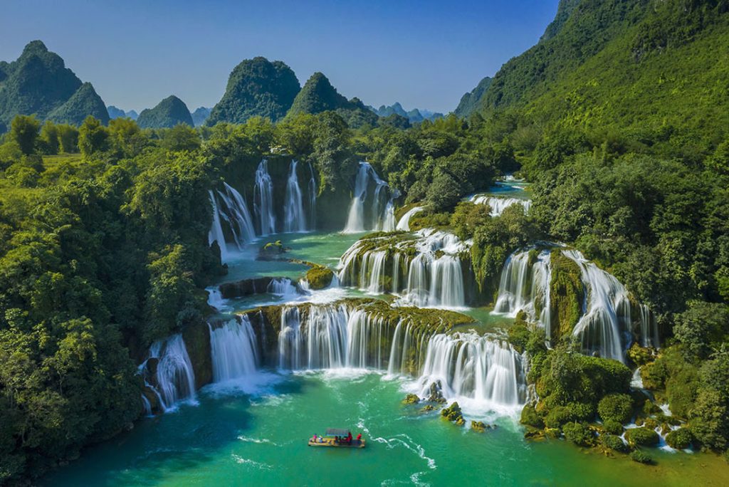 Bản Giốc Waterfall